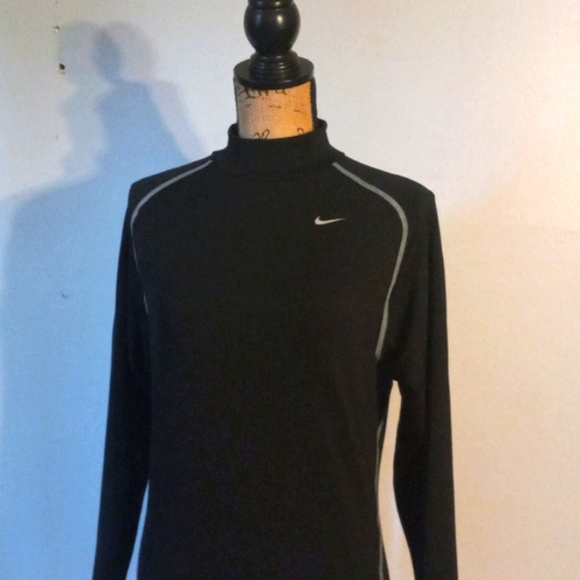 COPY - Nike Sports Top for Women - Picture 2 of 8